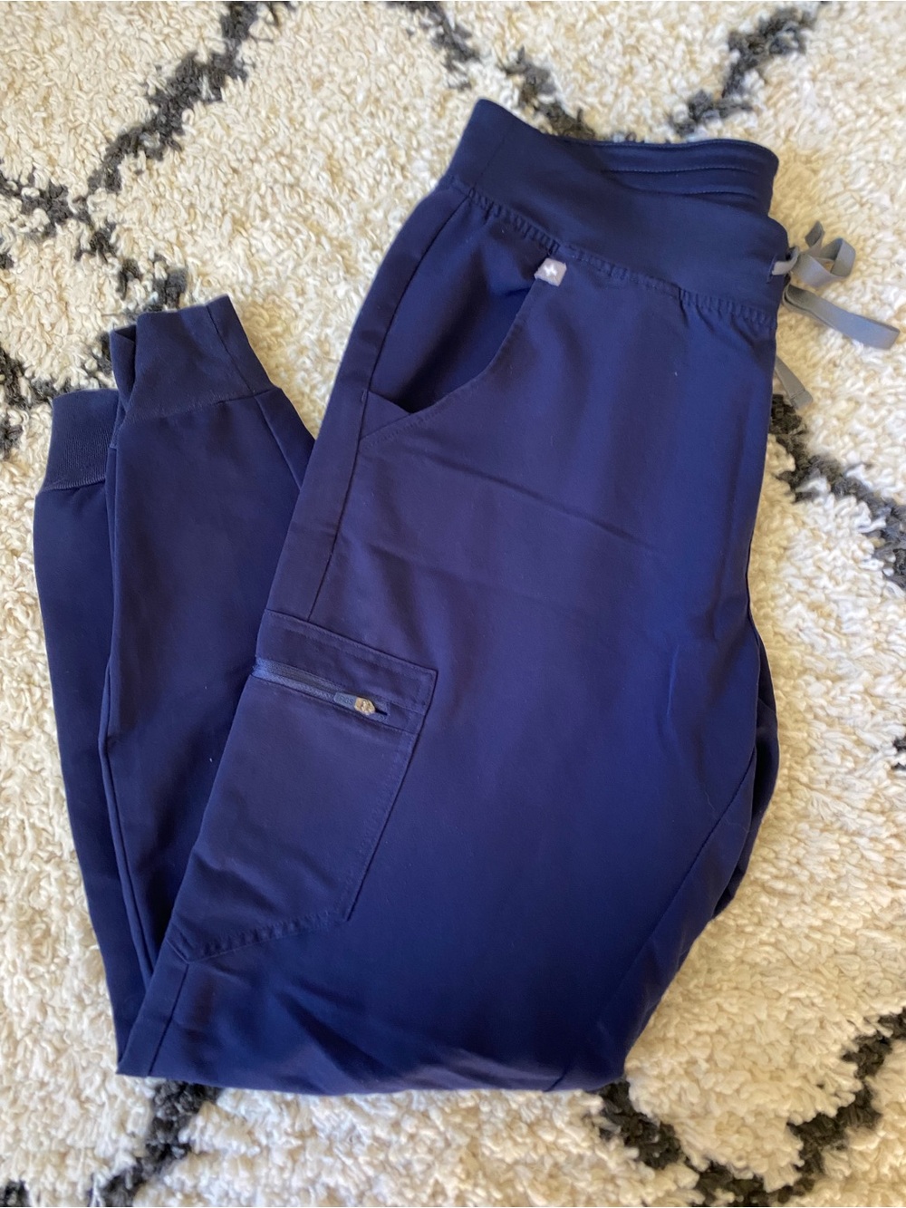 Figs Zamora Jogger scrub pants - women’s M